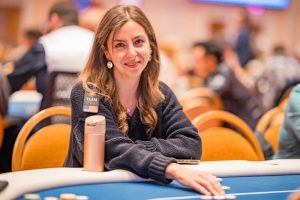 Maria Konnikova赢得了她的第一个扑克世界大赛（WSOP）手镯